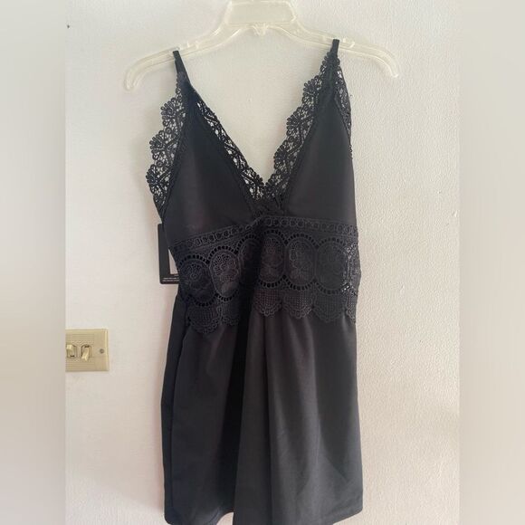 NWT Pretty Little Thing black lace romper size 12 - Picture 5 of 8
